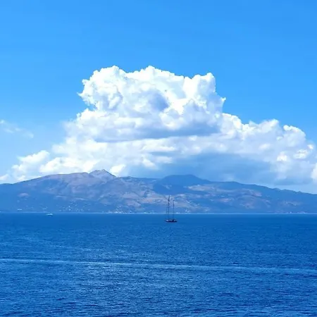 First Line Sea View Studio *