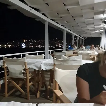 First Line Sea View Studio Appartamento Sarandë